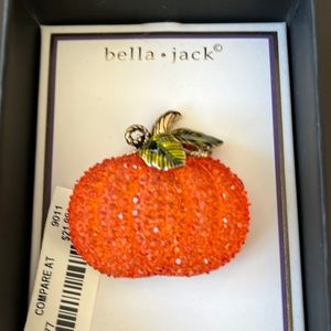 Bella jack pumpkin pin